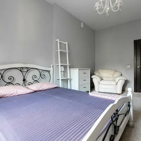 Spacious And Cozy Apt In A Historical Center Apartment Minsk