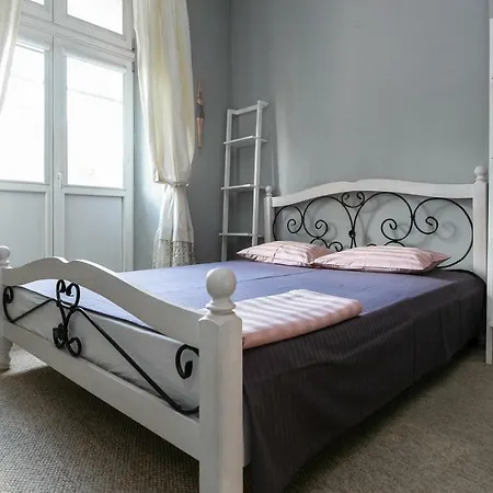 Spacious And Cozy Apt In A Historical Center