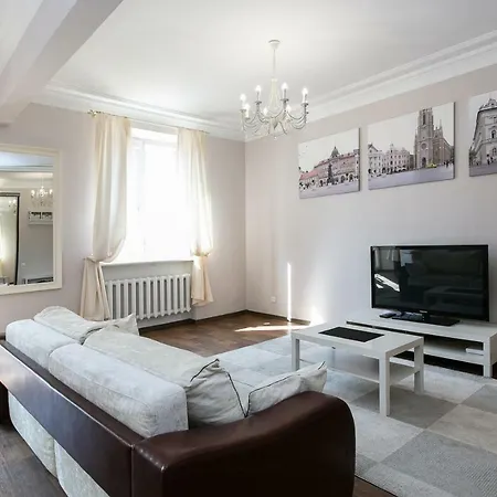 Spacious And Cozy Apt In A Historical Center *